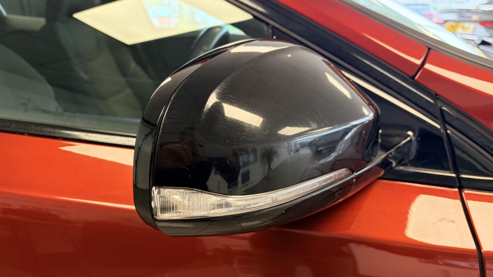 Volvo V40 Cross Country 1.6 D2 SE Nav Hatchback 5dr Diesel Manual Euro 5 (s/s) (115 ps)