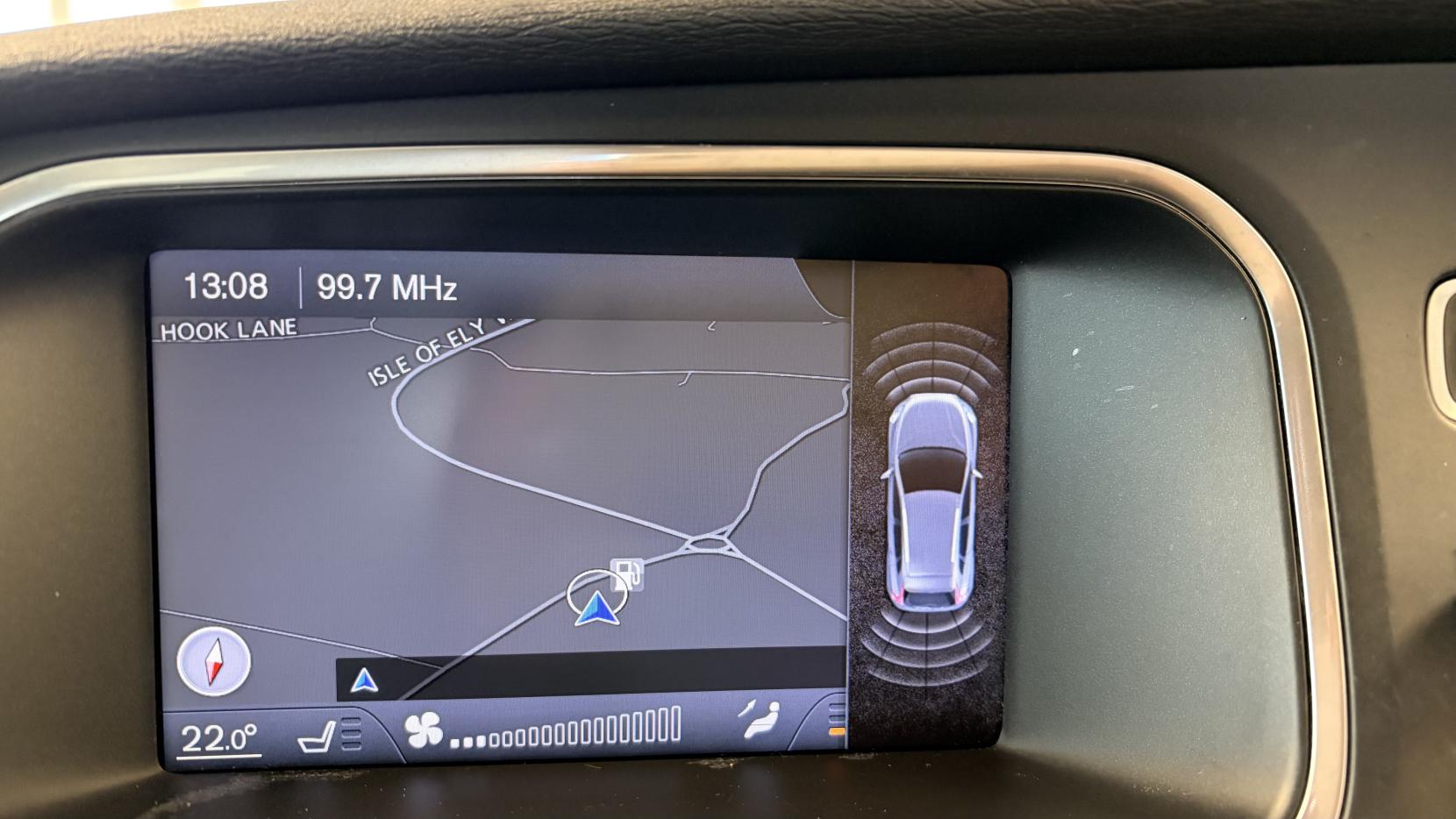 Volvo V40 Cross Country 1.6 D2 SE Nav Hatchback 5dr Diesel Manual Euro 5 (s/s) (115 ps)