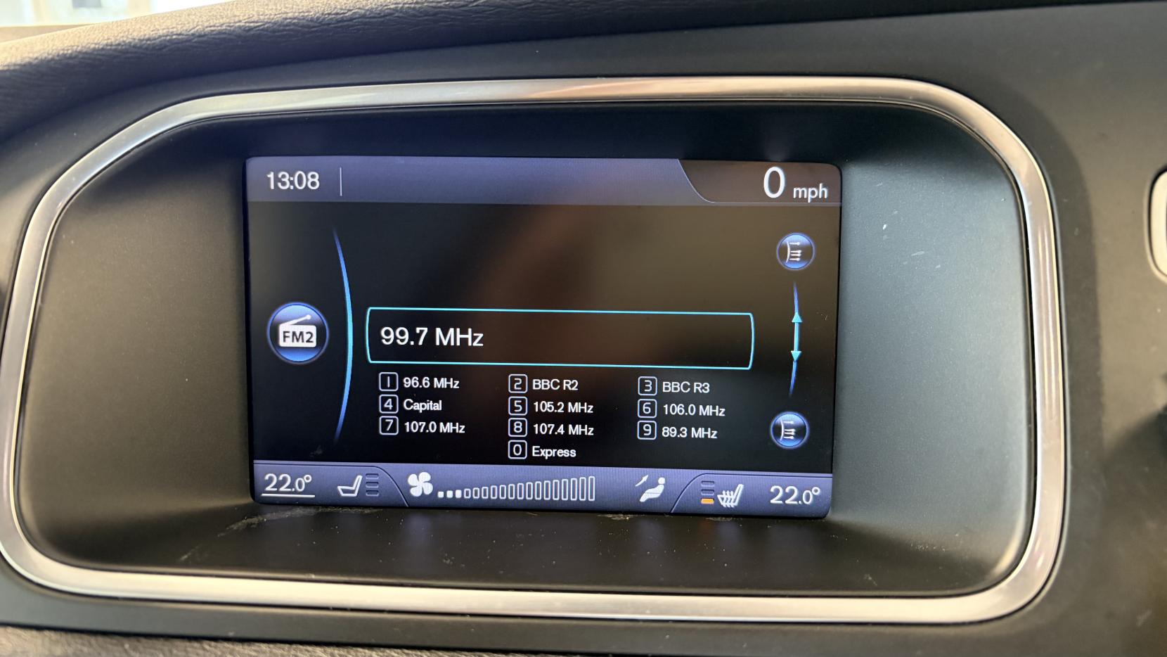 Volvo V40 Cross Country 1.6 D2 SE Nav Hatchback 5dr Diesel Manual Euro 5 (s/s) (115 ps)