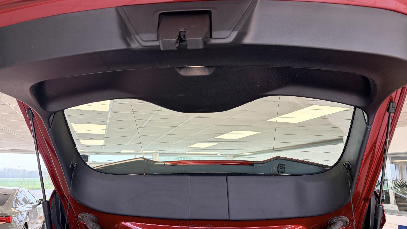 Volvo V40 Cross Country 1.6 D2 SE Nav Hatchback 5dr Diesel Manual Euro 5 (s/s) (115 ps)