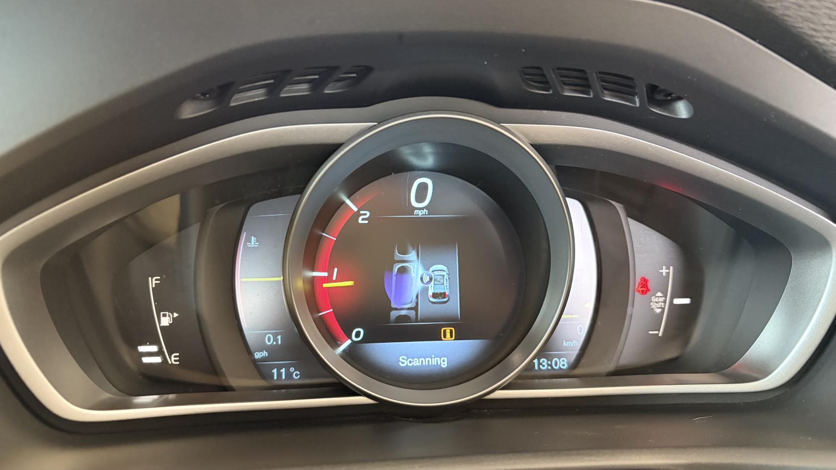 Volvo V40 Cross Country 1.6 D2 SE Nav Hatchback 5dr Diesel Manual Euro 5 (s/s) (115 ps)