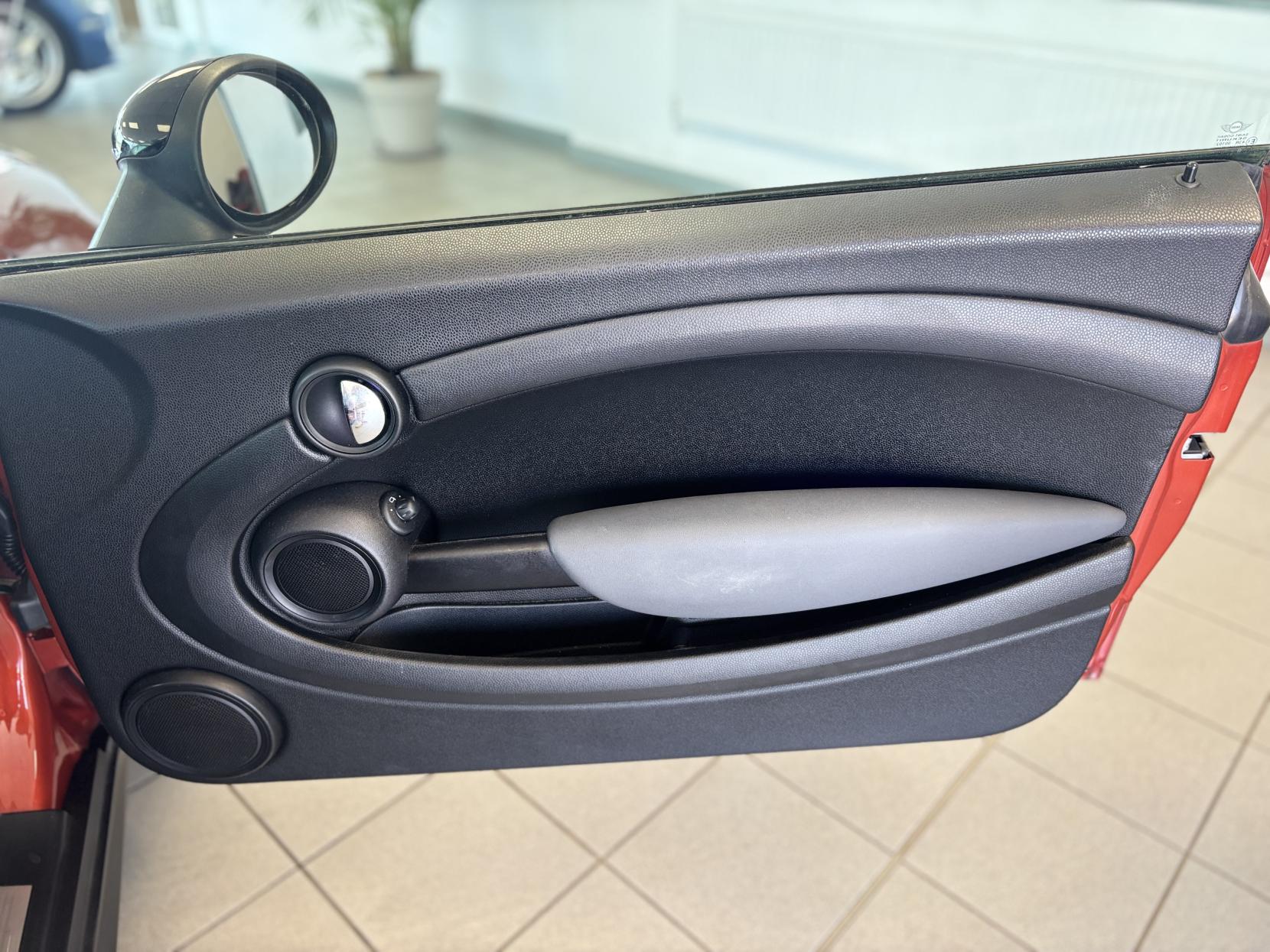 MINI Hatch 1.6 Cooper Hatchback 3dr Petrol Manual Euro 5 (s/s) (122 ps)