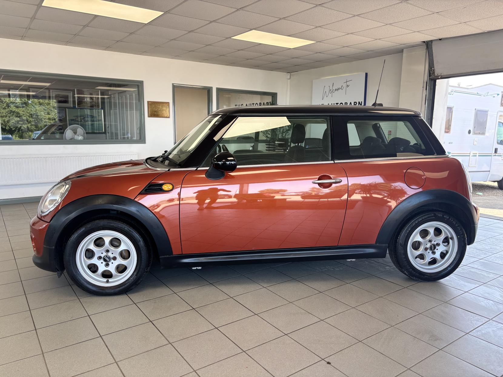 MINI Hatch 1.6 Cooper Hatchback 3dr Petrol Manual Euro 5 (s/s) (122 ps)