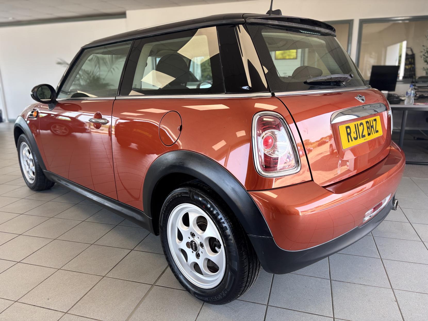 MINI Hatch 1.6 Cooper Hatchback 3dr Petrol Manual Euro 5 (s/s) (122 ps)