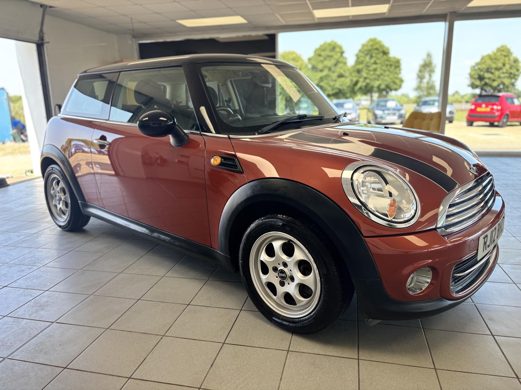 MINI Hatch 1.6 Cooper Hatchback 3dr Petrol Manual Euro 5 (s/s) (122 ps)