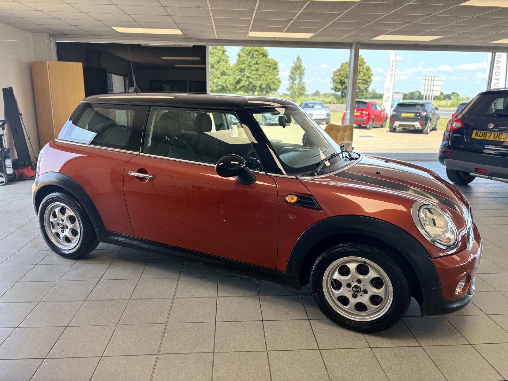 MINI Hatch 1.6 Cooper Hatchback 3dr Petrol Manual Euro 5 (s/s) (122 ps)