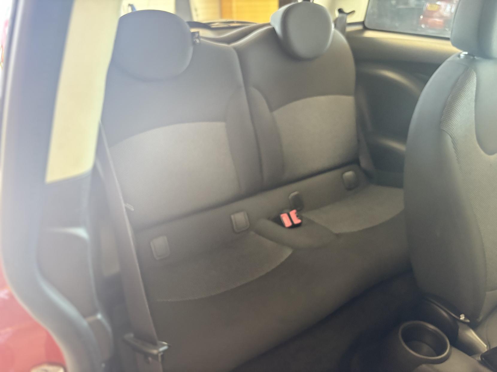 MINI Hatch 1.6 Cooper Hatchback 3dr Petrol Manual Euro 5 (s/s) (122 ps)