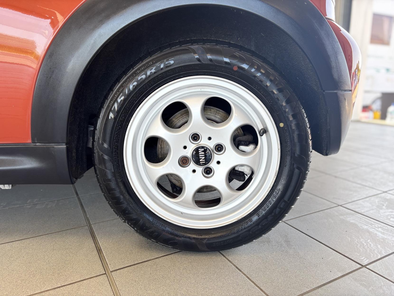 MINI Hatch 1.6 Cooper Hatchback 3dr Petrol Manual Euro 5 (s/s) (122 ps)
