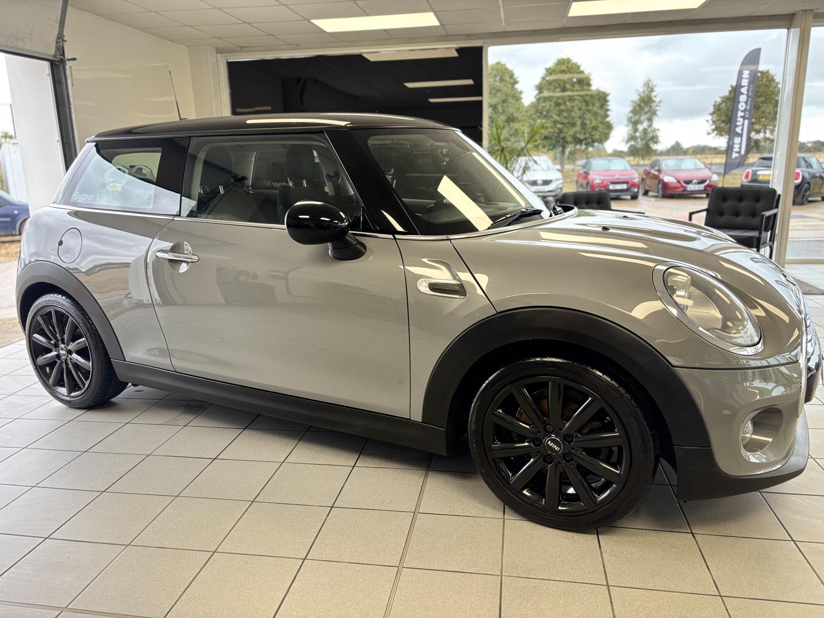 MINI Hatch 1.5 Cooper D Hatchback 3dr Diesel Manual Euro 6 (s/s) (116 ps)