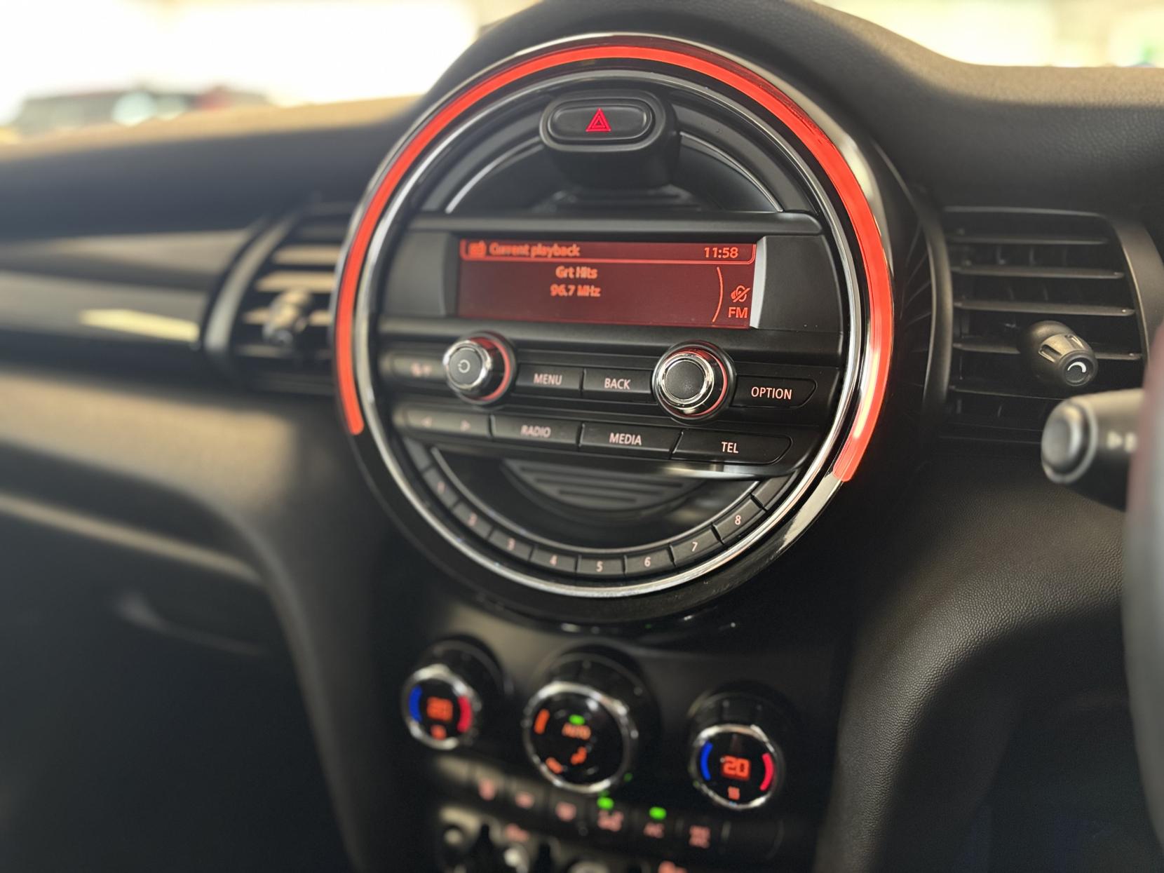 MINI Hatch 1.5 Cooper D Hatchback 3dr Diesel Manual Euro 6 (s/s) (116 ps)