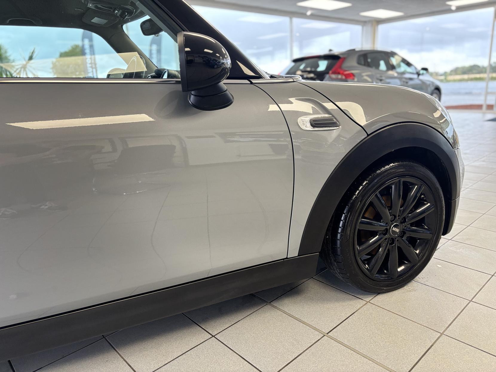 MINI Hatch 1.5 Cooper D Hatchback 3dr Diesel Manual Euro 6 (s/s) (116 ps)