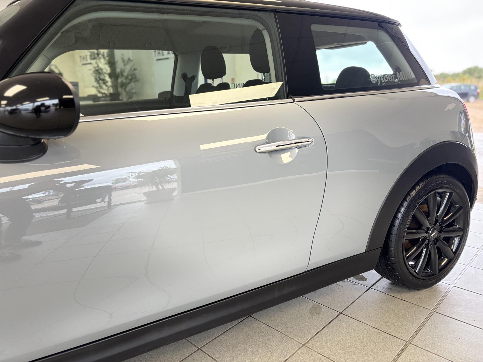 MINI Hatch 1.5 Cooper D Hatchback 3dr Diesel Manual Euro 6 (s/s) (116 ps)