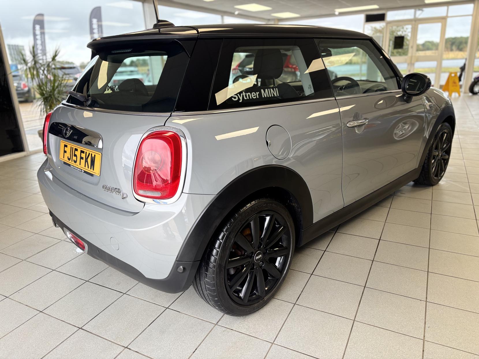 MINI Hatch 1.5 Cooper D Hatchback 3dr Diesel Manual Euro 6 (s/s) (116 ps)