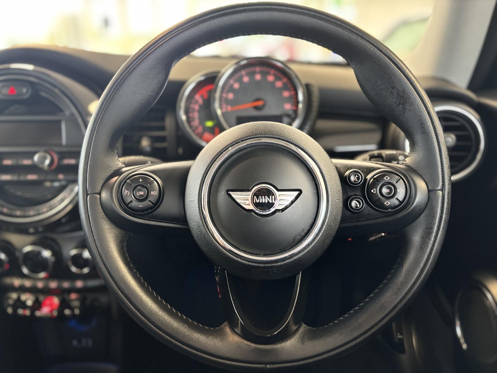 MINI Hatch 1.5 Cooper D Hatchback 3dr Diesel Manual Euro 6 (s/s) (116 ps)