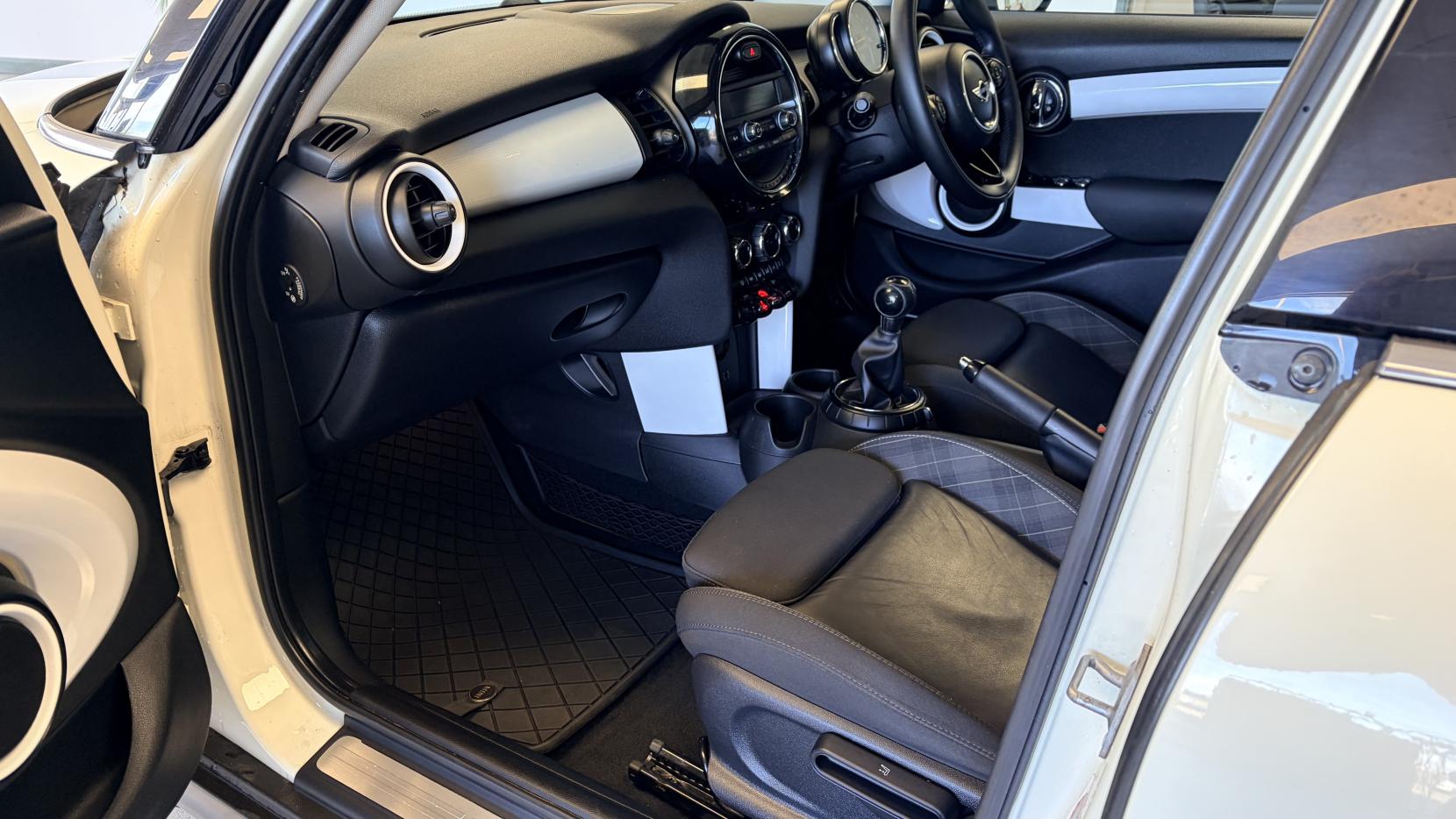 MINI Hatch 1.5 Cooper Hatchback 5dr Petrol Manual Euro 6 (s/s) (136 ps)