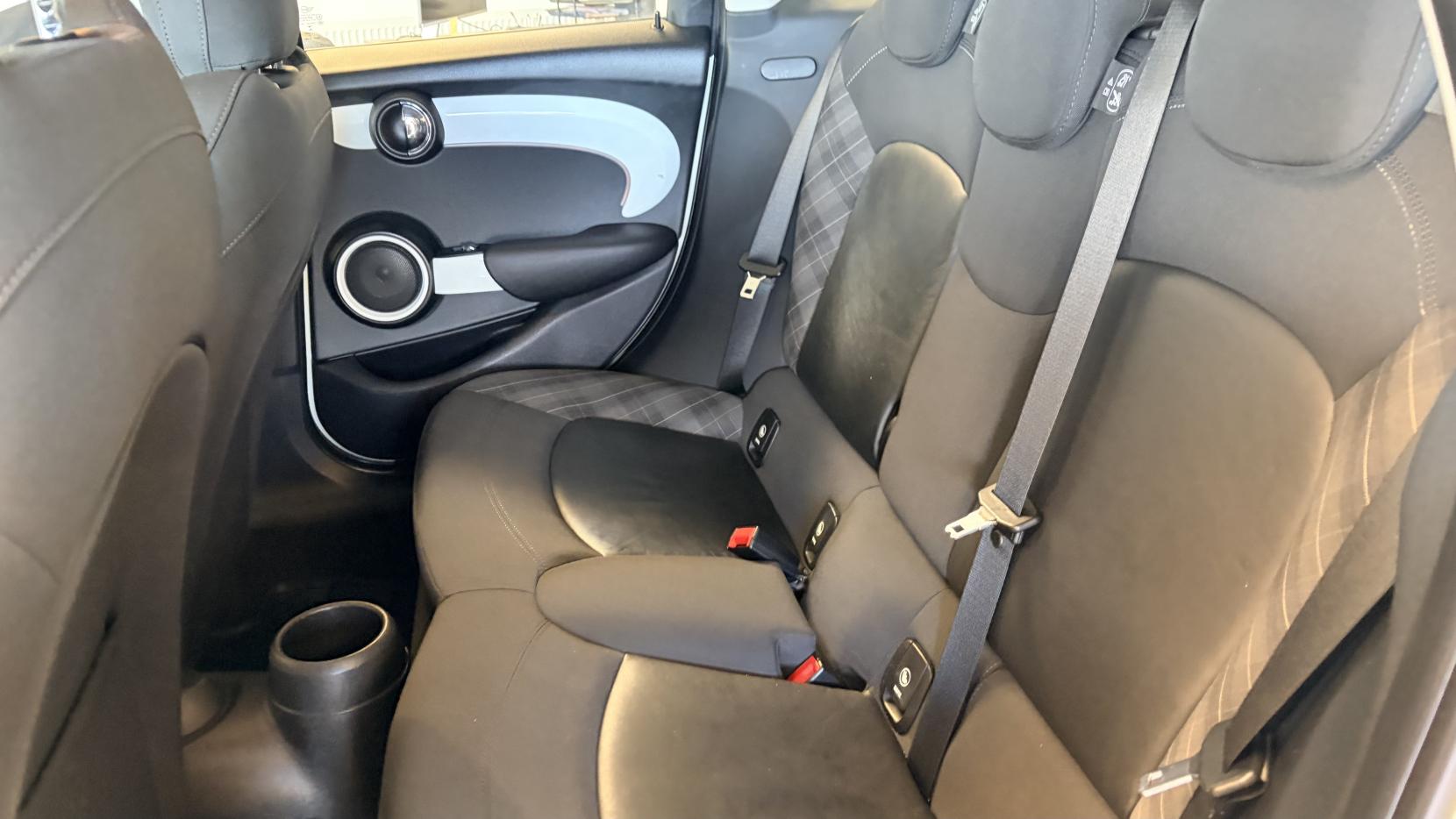 MINI Hatch 1.5 Cooper Hatchback 5dr Petrol Manual Euro 6 (s/s) (136 ps)