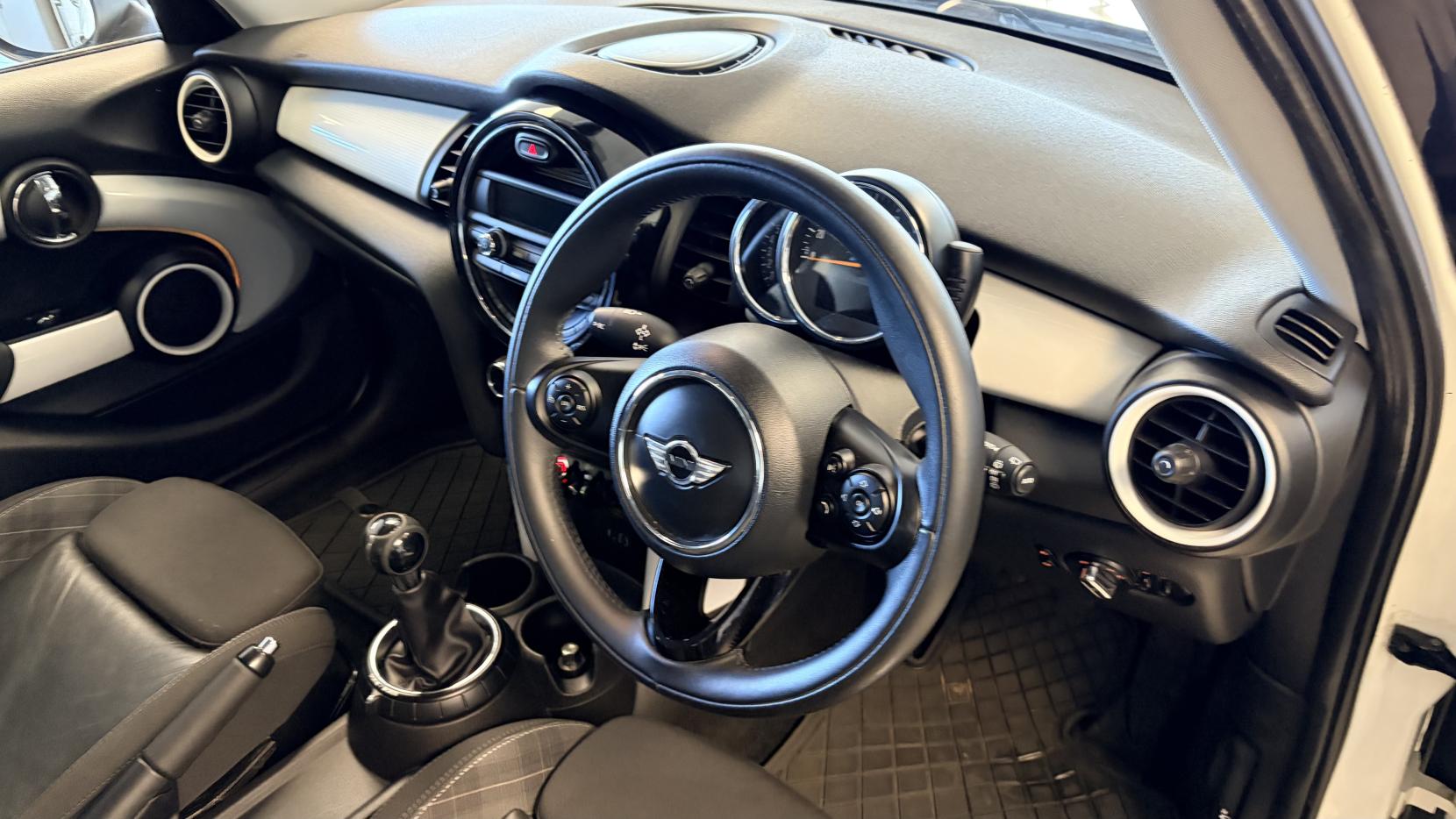 MINI Hatch 1.5 Cooper Hatchback 5dr Petrol Manual Euro 6 (s/s) (136 ps)