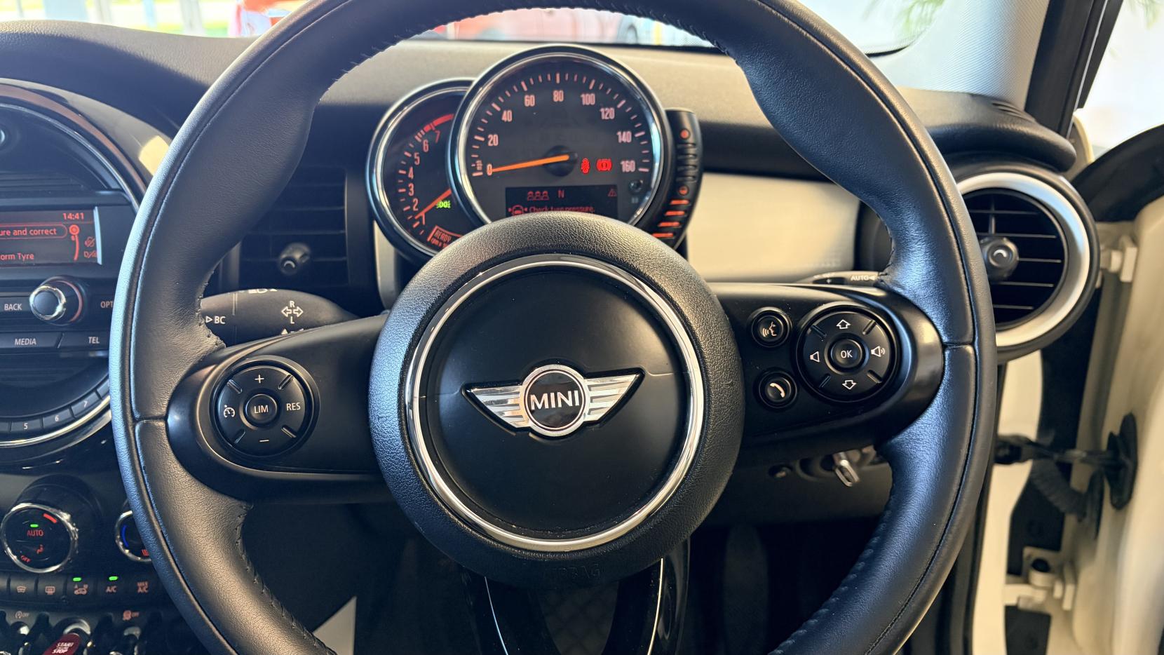 MINI Hatch 1.5 Cooper Hatchback 5dr Petrol Manual Euro 6 (s/s) (136 ps)