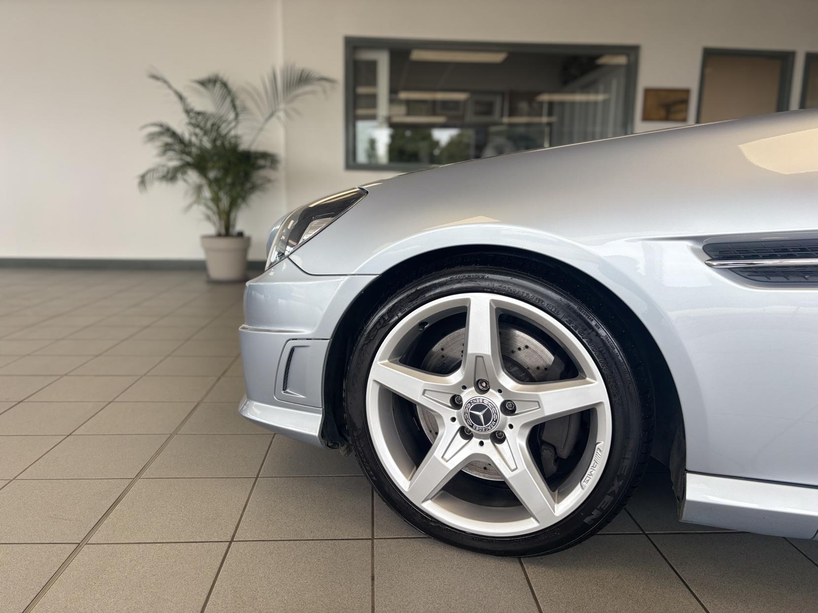 Mercedes-Benz SLK 2.1 SLK250 CDI AMG Sport Convertible 2dr Diesel G-Tronic+ Euro 5 (s/s) (204 ps)