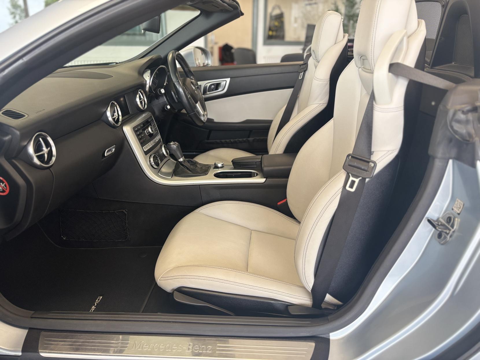Mercedes-Benz SLK 2.1 SLK250 CDI AMG Sport Convertible 2dr Diesel G-Tronic+ Euro 5 (s/s) (204 ps)