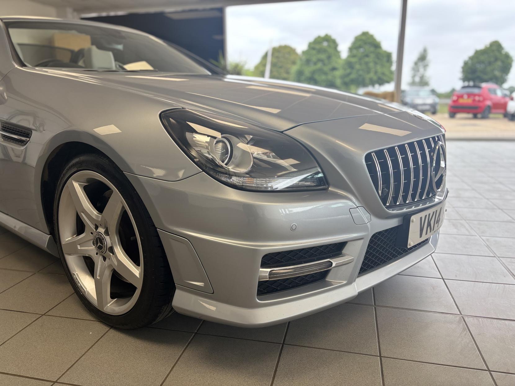 Mercedes-Benz SLK 2.1 SLK250 CDI AMG Sport Convertible 2dr Diesel G-Tronic+ Euro 5 (s/s) (204 ps)