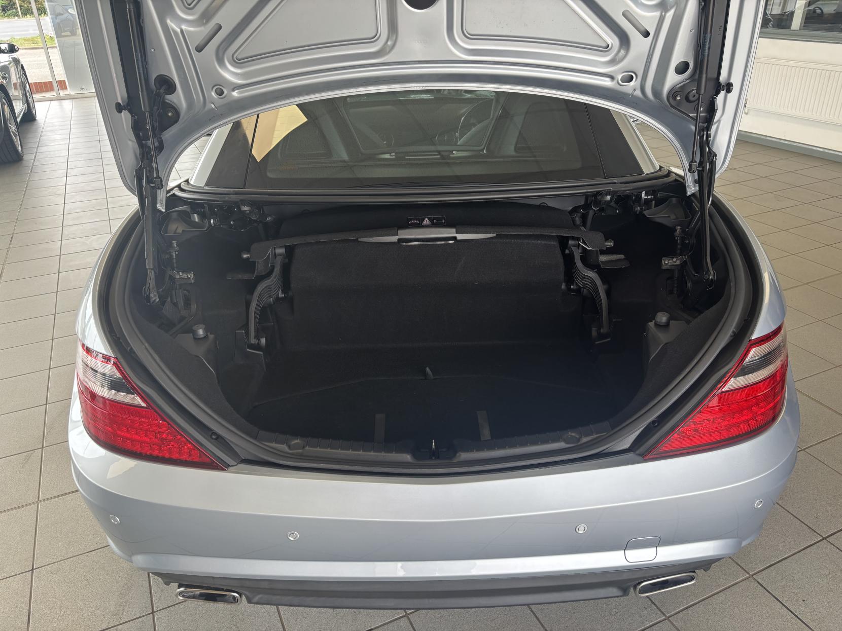 Mercedes-Benz SLK 2.1 SLK250 CDI AMG Sport Convertible 2dr Diesel G-Tronic+ Euro 5 (s/s) (204 ps)