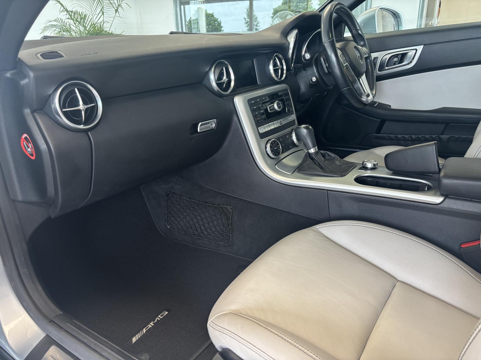 Mercedes-Benz SLK 2.1 SLK250 CDI AMG Sport Convertible 2dr Diesel G-Tronic+ Euro 5 (s/s) (204 ps)