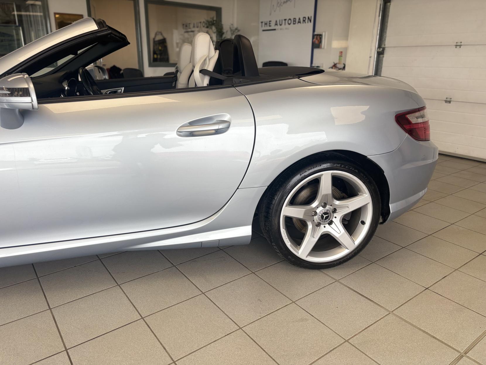 Mercedes-Benz SLK 2.1 SLK250 CDI AMG Sport Convertible 2dr Diesel G-Tronic+ Euro 5 (s/s) (204 ps)