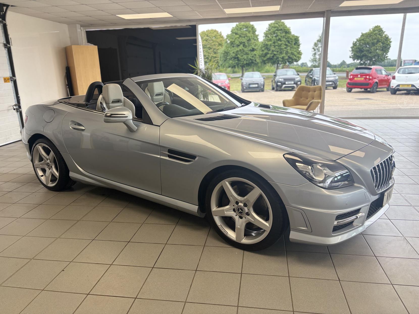 Mercedes-Benz SLK 2.1 SLK250 CDI AMG Sport Convertible 2dr Diesel G-Tronic+ Euro 5 (s/s) (204 ps)