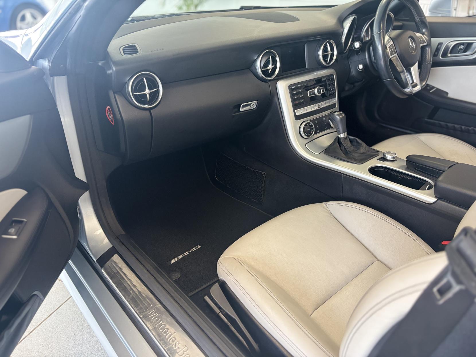 Mercedes-Benz SLK 2.1 SLK250 CDI AMG Sport Convertible 2dr Diesel G-Tronic+ Euro 5 (s/s) (204 ps)