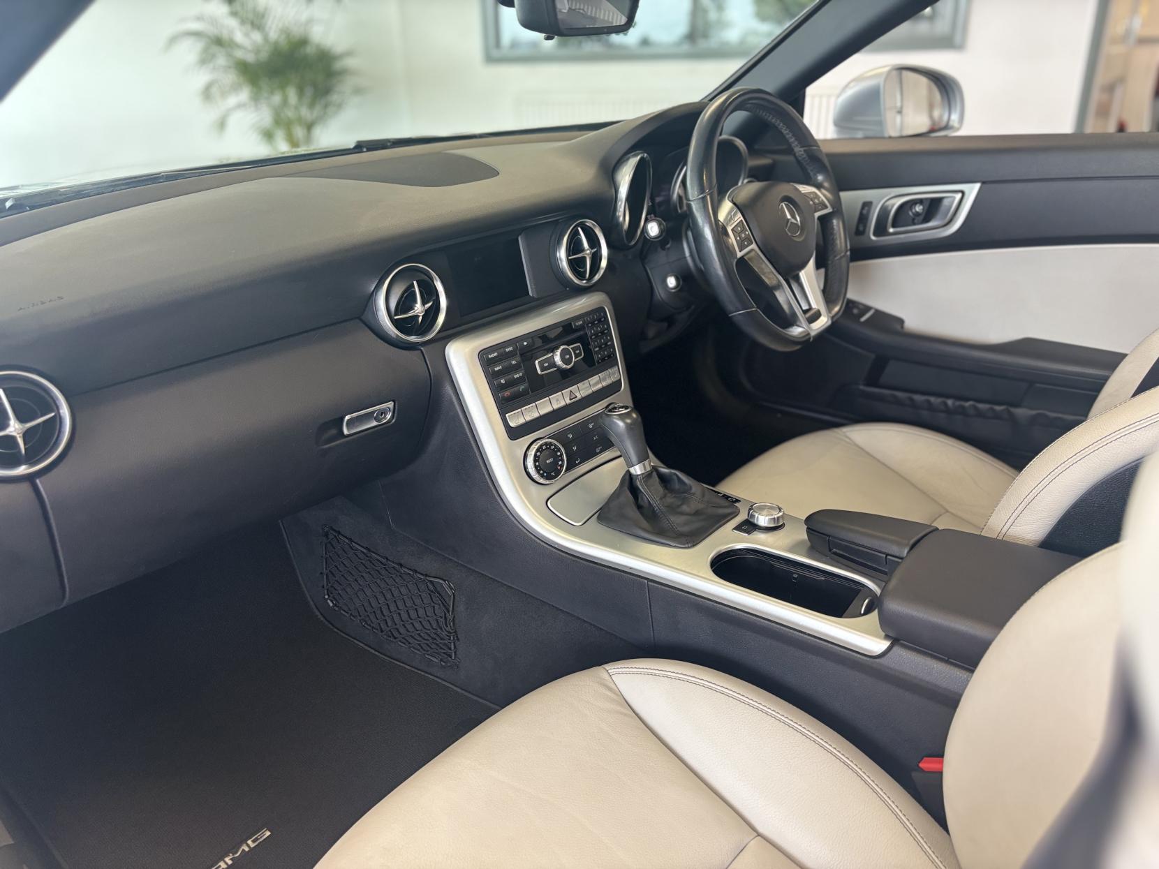 Mercedes-Benz SLK 2.1 SLK250 CDI AMG Sport Convertible 2dr Diesel G-Tronic+ Euro 5 (s/s) (204 ps)