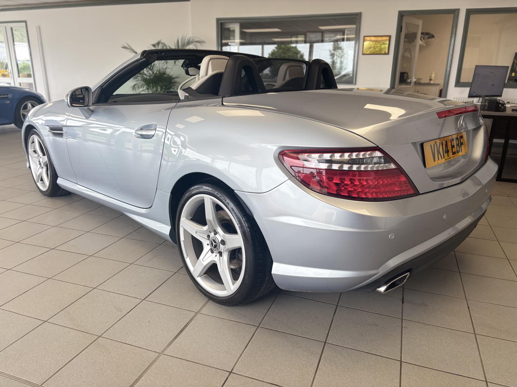 Mercedes-Benz SLK 2.1 SLK250 CDI AMG Sport Convertible 2dr Diesel G-Tronic+ Euro 5 (s/s) (204 ps)