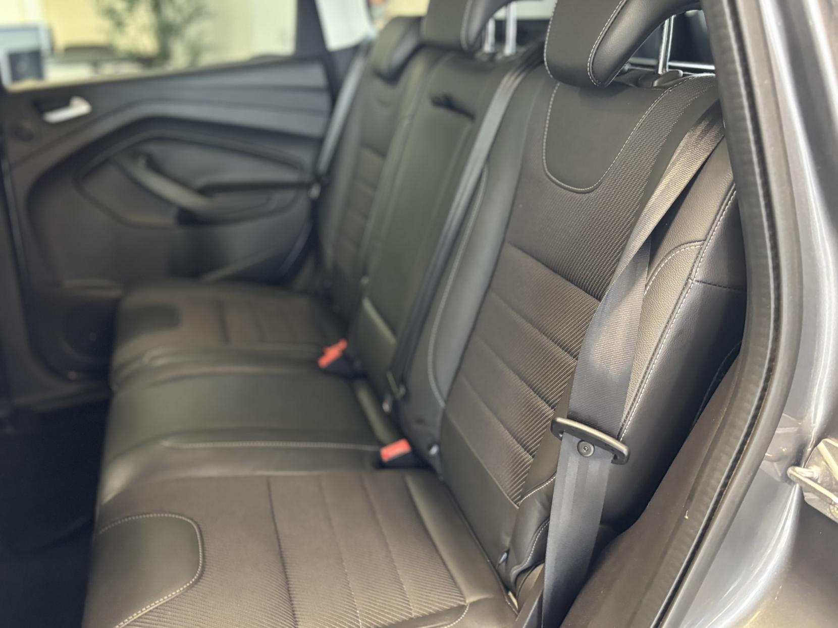 Ford Kuga 2.0 TDCi Titanium SUV 5dr Diesel Manual 2WD Euro 5 (140 ps)