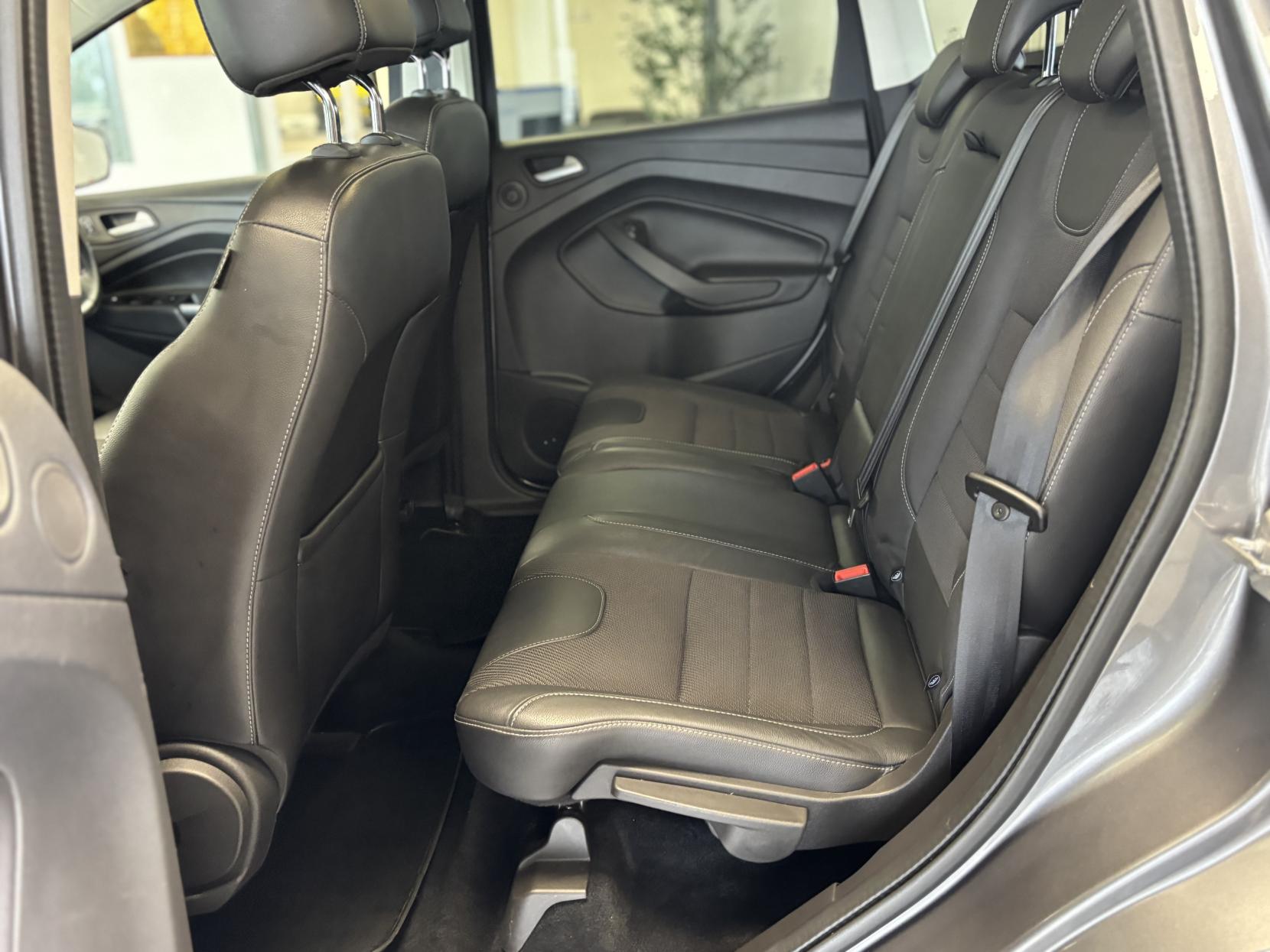 Ford Kuga 2.0 TDCi Titanium SUV 5dr Diesel Manual 2WD Euro 5 (140 ps)