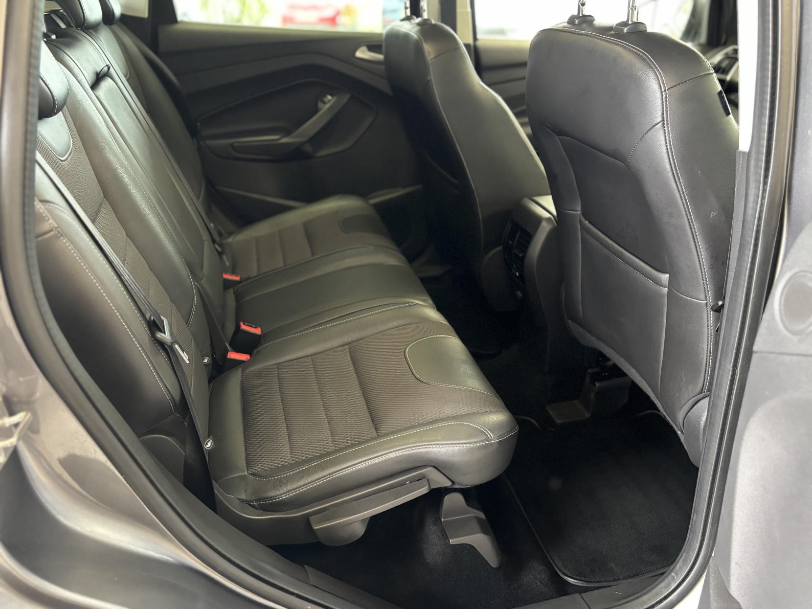 Ford Kuga 2.0 TDCi Titanium SUV 5dr Diesel Manual 2WD Euro 5 (140 ps)