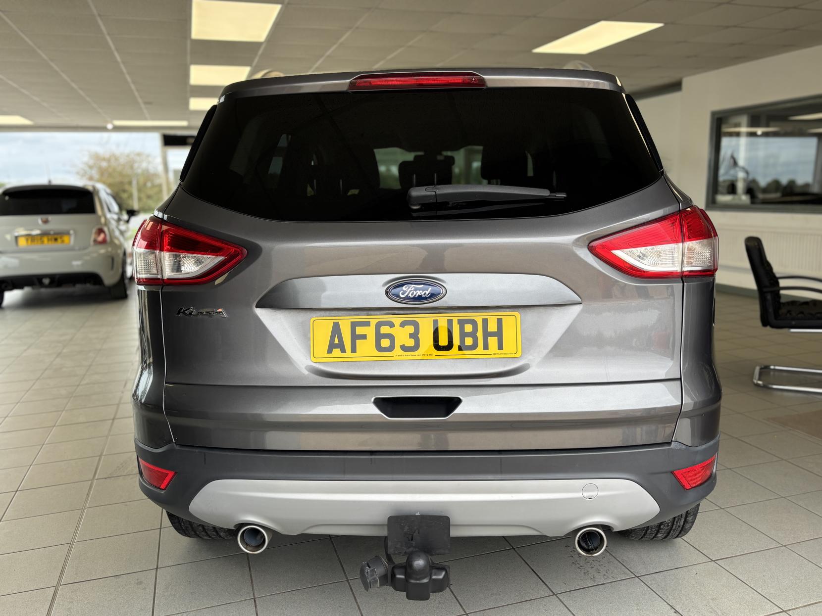 Ford Kuga 2.0 TDCi Titanium SUV 5dr Diesel Manual 2WD Euro 5 (140 ps)