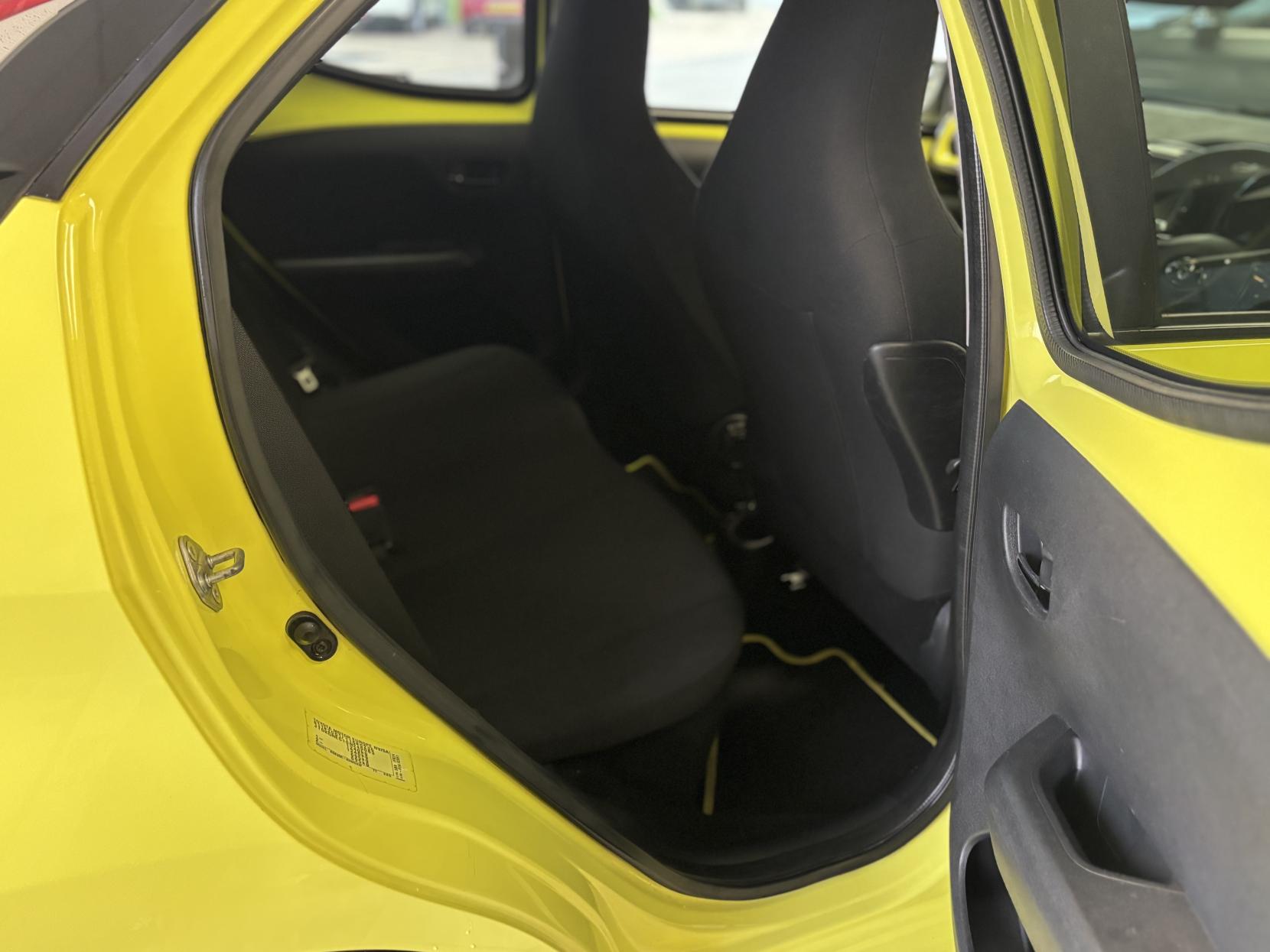 Toyota AYGO 1.0 VVT-i x-cite 3 Yellow Bi-Tone Hatchback 5dr Petrol Manual Euro 6 (68 ps)