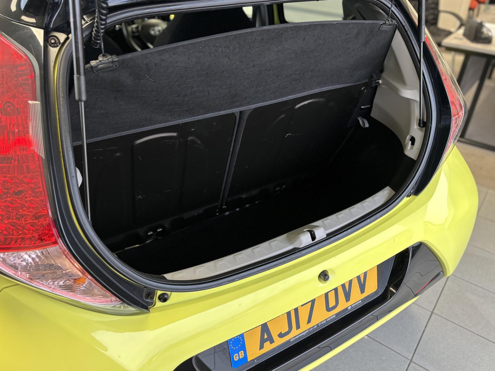 Toyota AYGO 1.0 VVT-i x-cite 3 Yellow Bi-Tone Hatchback 5dr Petrol Manual Euro 6 (68 ps)