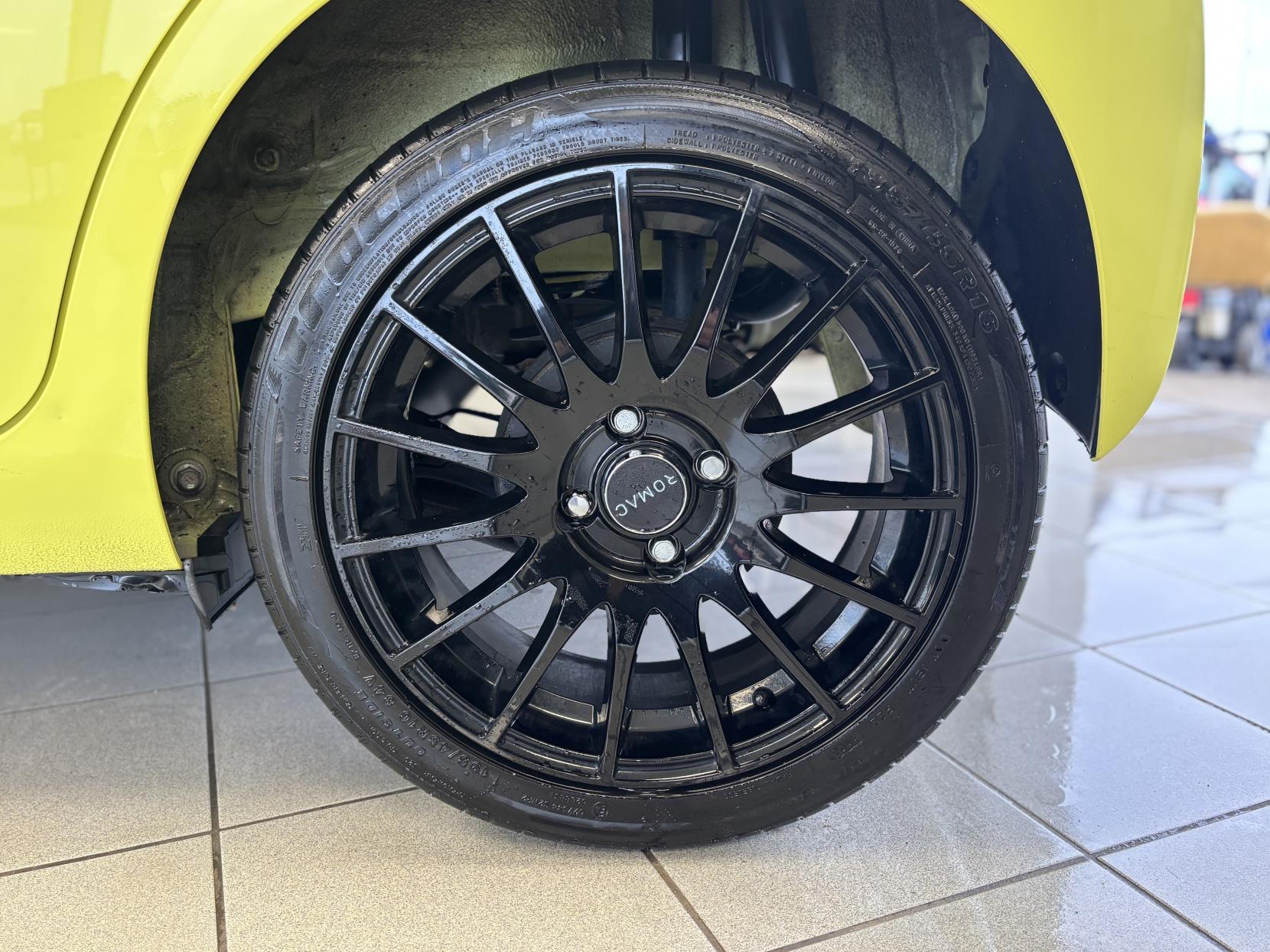 Toyota AYGO 1.0 VVT-i x-cite 3 Yellow Bi-Tone Hatchback 5dr Petrol Manual Euro 6 (68 ps)