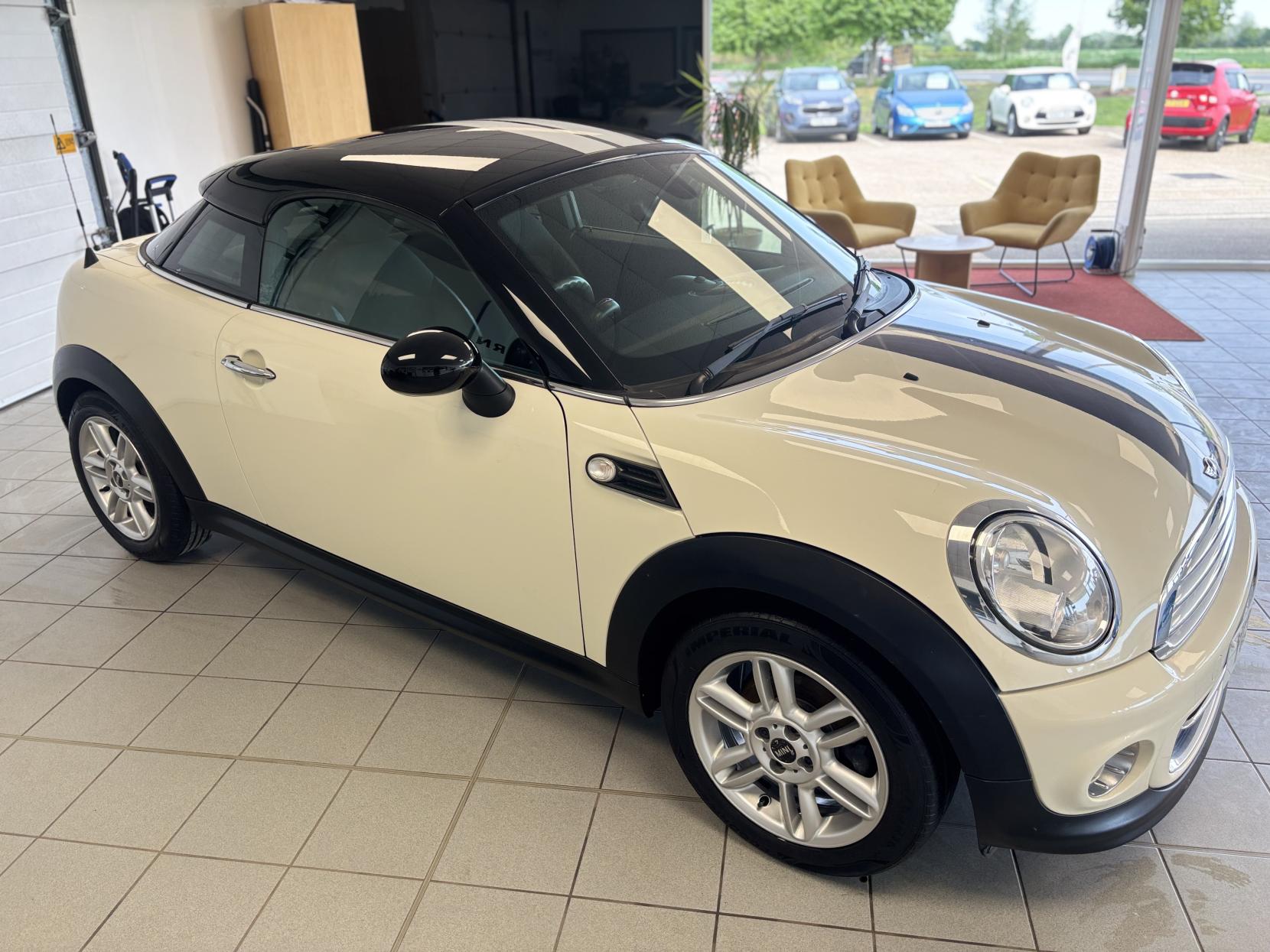MINI Coupe 1.6 Cooper Coupe 2dr Petrol Manual Euro 5 (s/s) (122 ps)