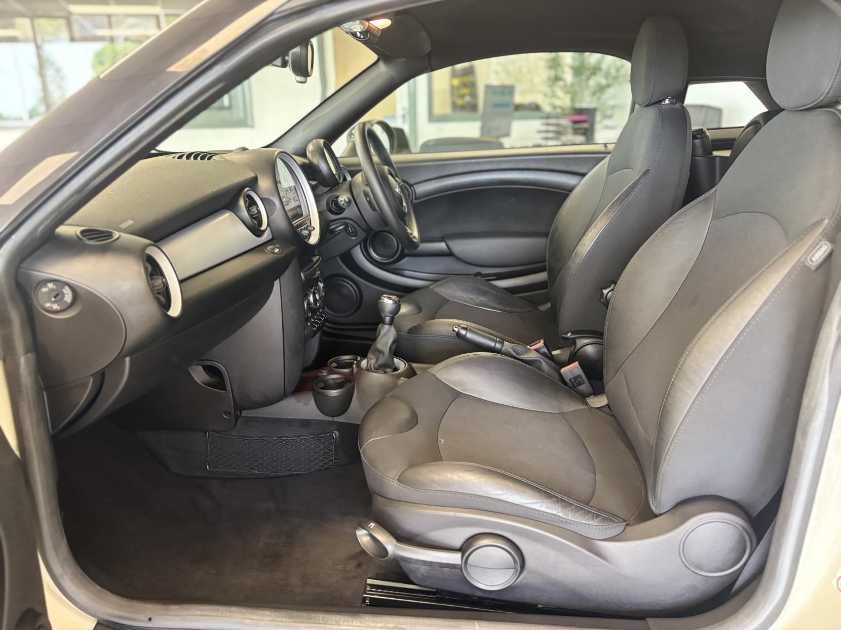 MINI Coupe 1.6 Cooper Coupe 2dr Petrol Manual Euro 5 (s/s) (122 ps)