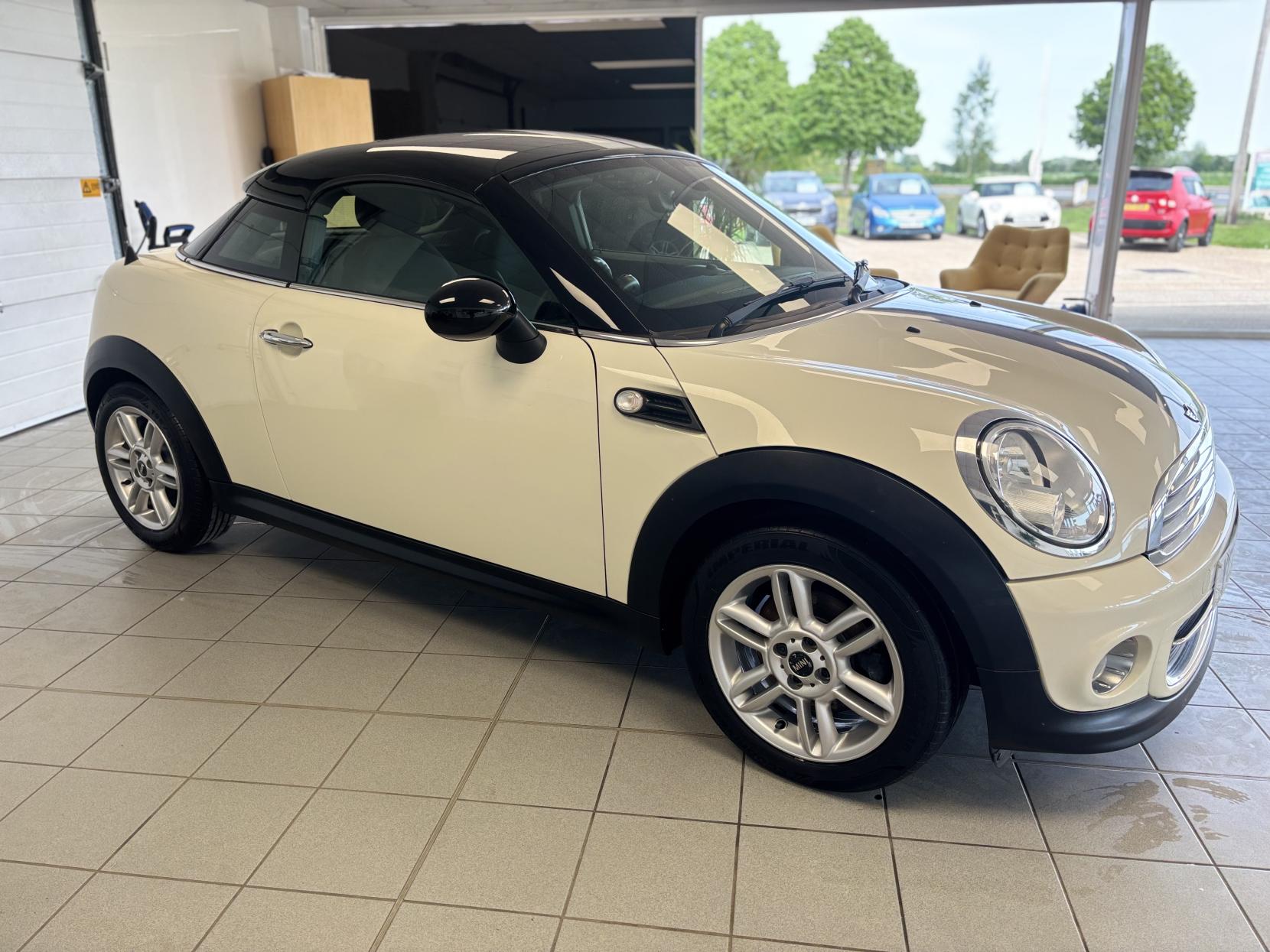 MINI Coupe 1.6 Cooper Coupe 2dr Petrol Manual Euro 5 (s/s) (122 ps)