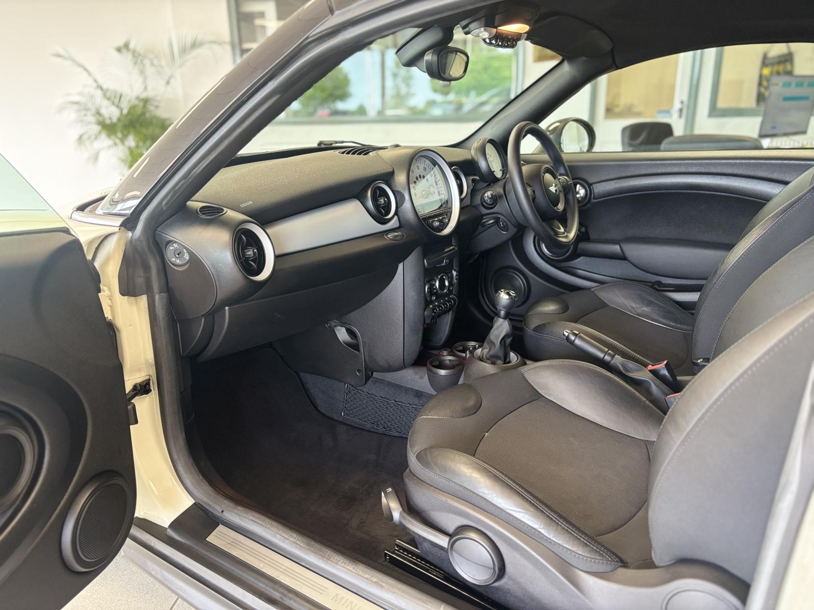 MINI Coupe 1.6 Cooper Coupe 2dr Petrol Manual Euro 5 (s/s) (122 ps)
