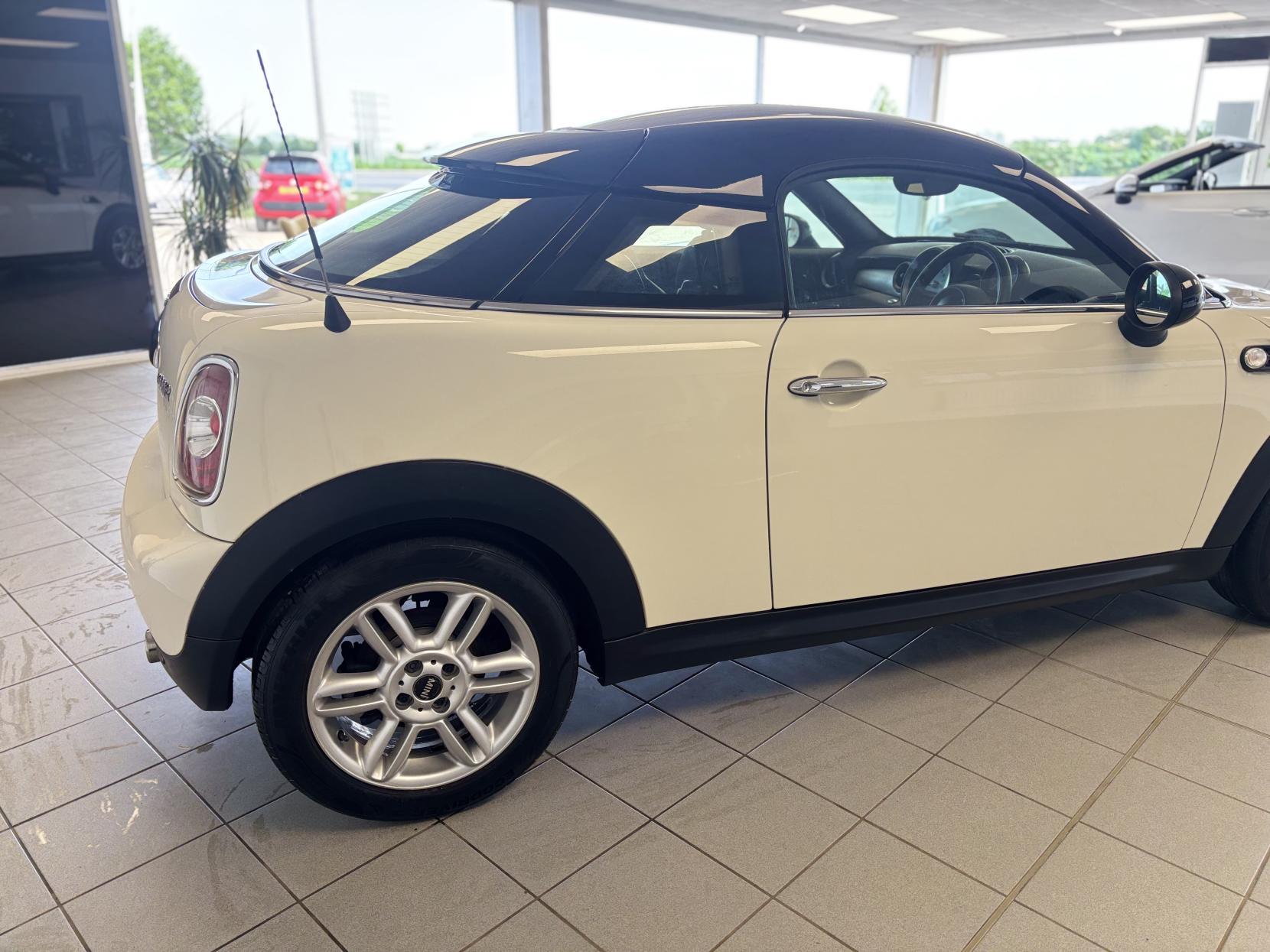 MINI Coupe 1.6 Cooper Coupe 2dr Petrol Manual Euro 5 (s/s) (122 ps)