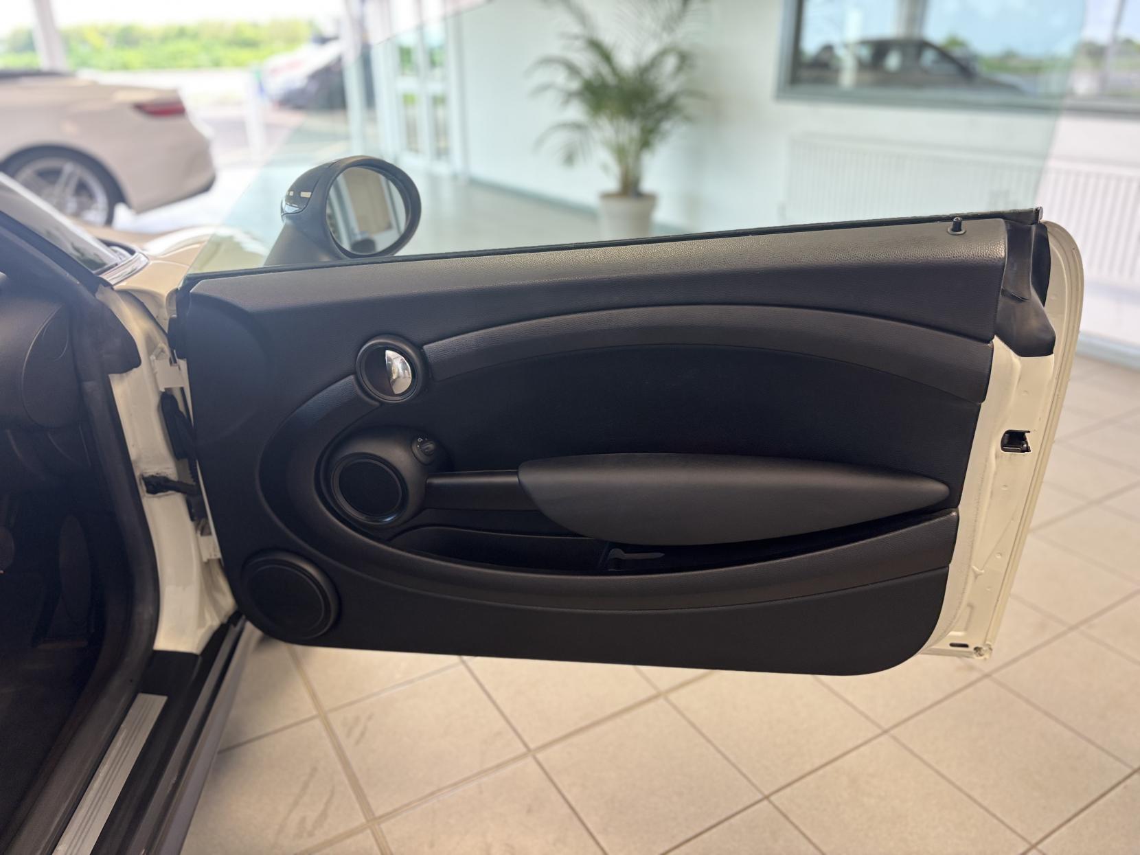 MINI Coupe 1.6 Cooper Coupe 2dr Petrol Manual Euro 5 (s/s) (122 ps)