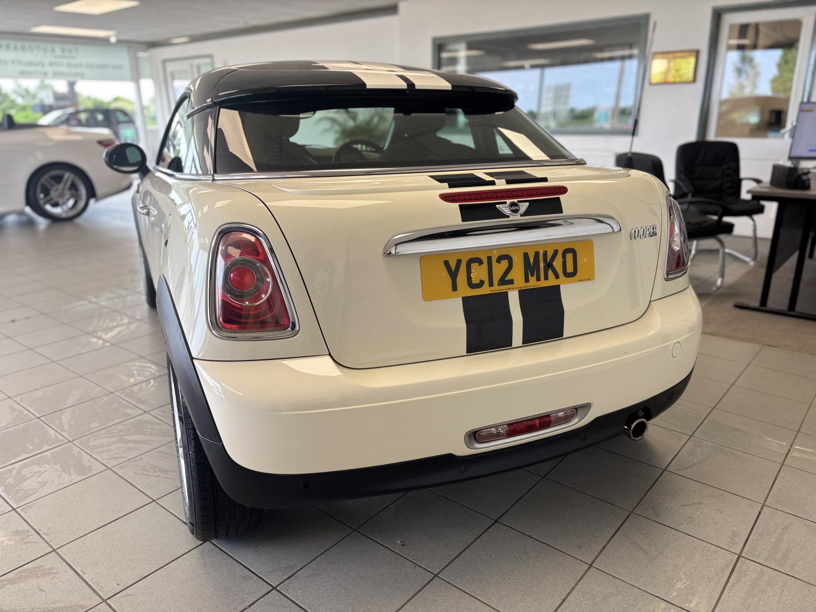 MINI Coupe 1.6 Cooper Coupe 2dr Petrol Manual Euro 5 (s/s) (122 ps)