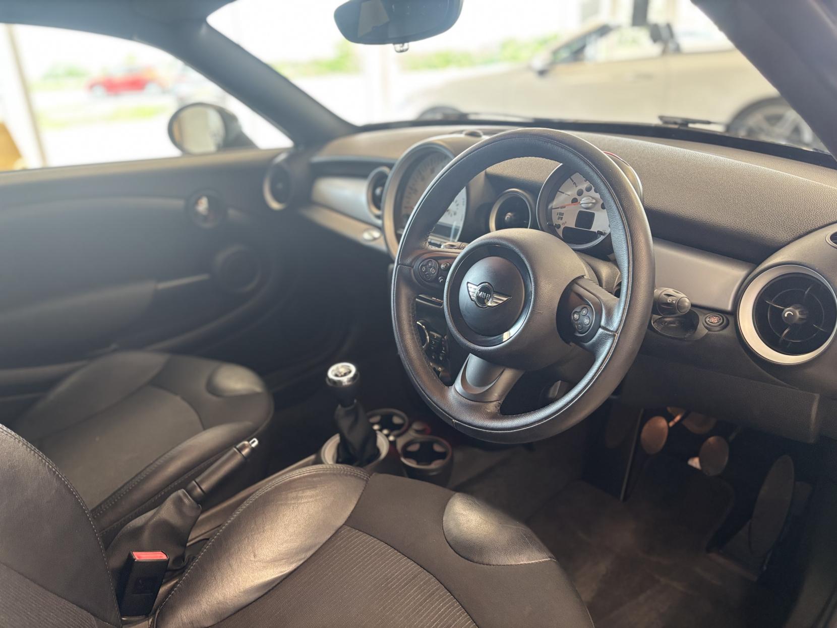 MINI Coupe 1.6 Cooper Coupe 2dr Petrol Manual Euro 5 (s/s) (122 ps)