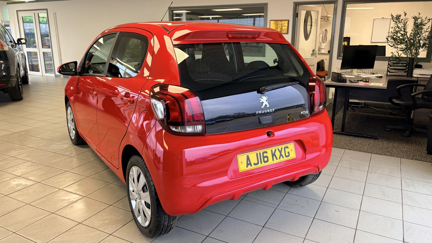 Peugeot 108 1.0 Active Hatchback 5dr Petrol 2 Tronic Euro 6 (68 ps)