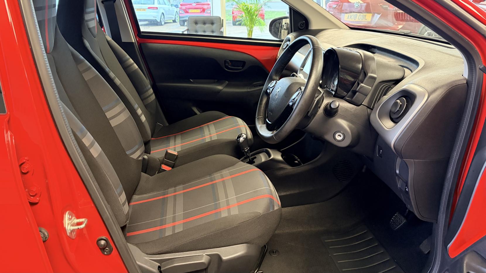 Peugeot 108 1.0 Active Hatchback 5dr Petrol 2 Tronic Euro 6 (68 ps)