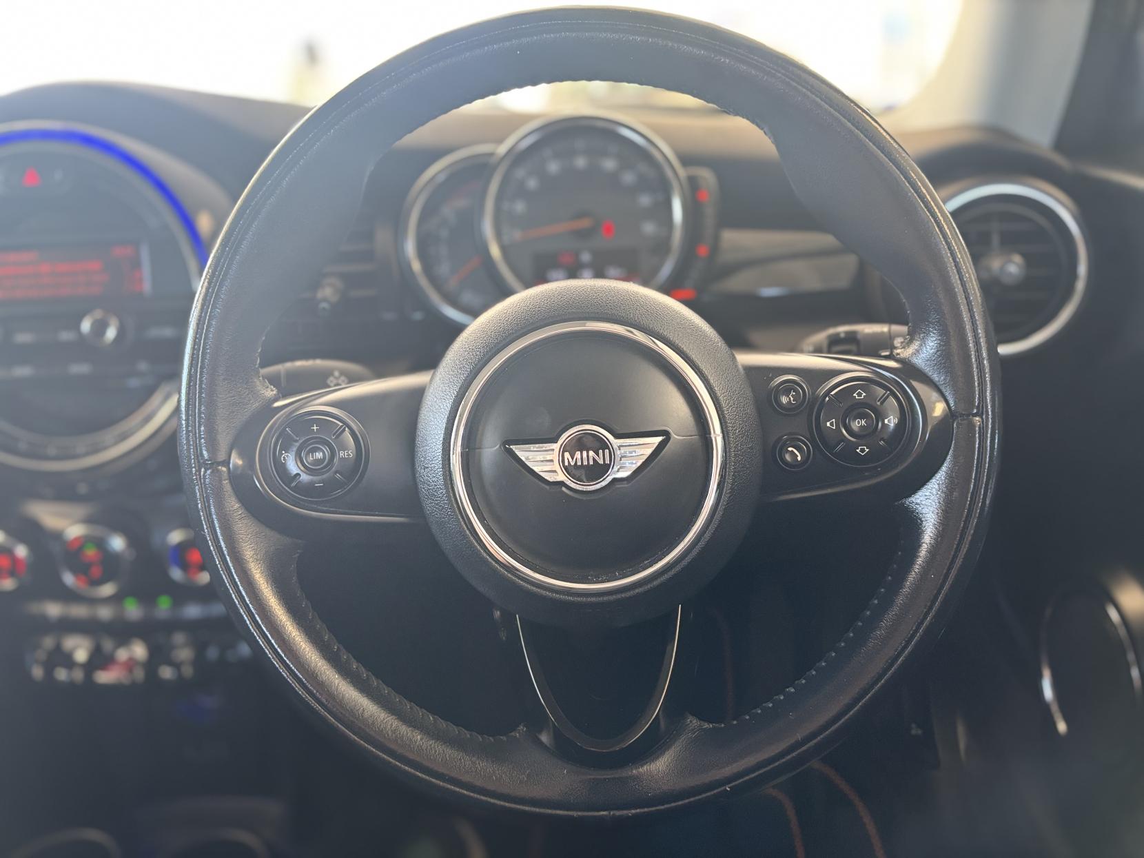 MINI Hatch 1.5 Cooper D Hatchback 3dr Diesel Manual Euro 6 (s/s) (116 ps)